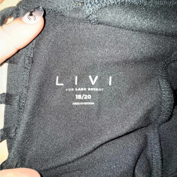 LANE BRYANT LIVI V-Neck Recycled Soft Macrame-Back Tee 18/20 - Picture 15 of 16